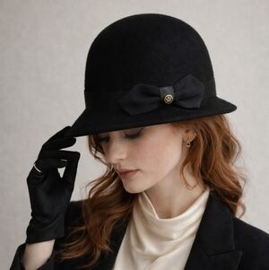 Vintage Black Cloche Hat Wool Elegant Minimalist Parisian Style Old Money Glamou